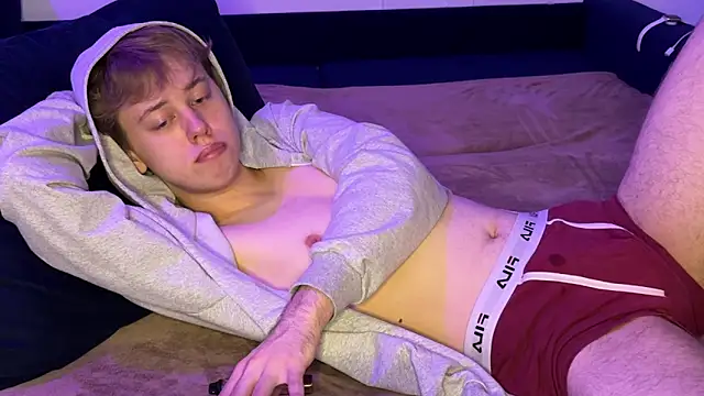  bee boy  online show from 10-28-25, 06:21