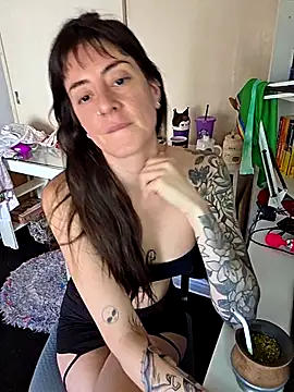 Snapshot of dandanbarr chatting on 11-17-25, 03:18 dandanbarr online show from 11-17-25, 03:18