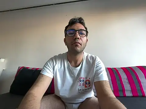 xochipilliii online show from 10-04-25, 02:04