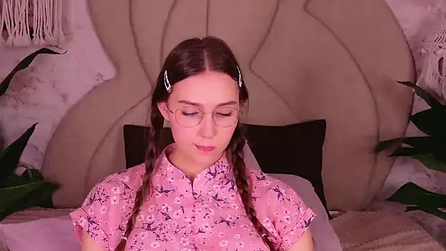 OliviaLay online show from 01-15-26, 12:43