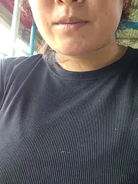 linhmiucute online show from 10-10-25, 04:55