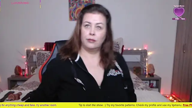 1Felicity1 online show from 11-20-25, 06:02