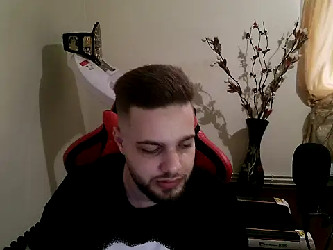 Snapshot of KingAdonisss chatting on 10-06-25, 10:45 KingAdonisss online show from 10-06-25, 10:45