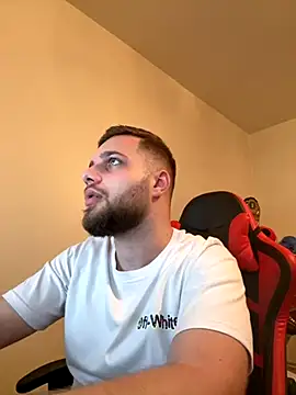 Snapshot of KingAdonisss chatting on 11-03-25, 12:17 KingAdonisss online show from 11-03-25, 12:17