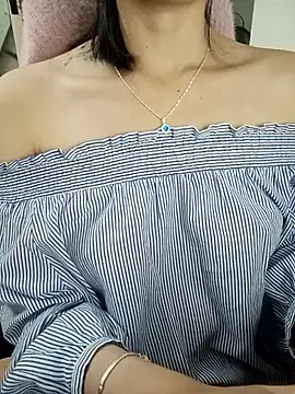 Snapshot of BiCute688 chatting on 11-22-25, 09:03 BiCute688 online show from 11-22-25, 09:03