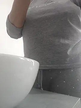 Snapshot of sexyguenda chatting on 11-08-25, 08:25 sexyguenda online show from 11-08-25, 08:25