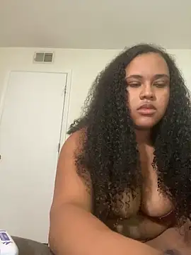 Snapshot of nicolette356 chatting on 12-16-25, 01:43 nicolette356 online show from 12-16-25, 01:43