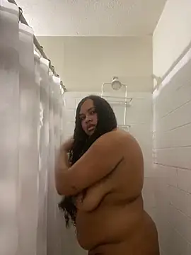 Snapshot of nicolette356 chatting on 12-18-25, 01:11 nicolette356 online show from 12-18-25, 01:11