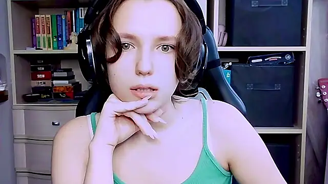 Diana-back online show from 10-11-25, 07:51