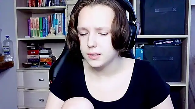 Diana-back online show from 10-13-25, 07:41