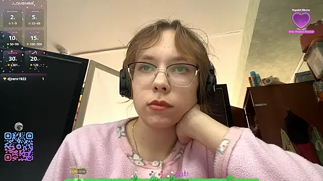 ArielleBiernacki online show from 10-04-25, 10:46