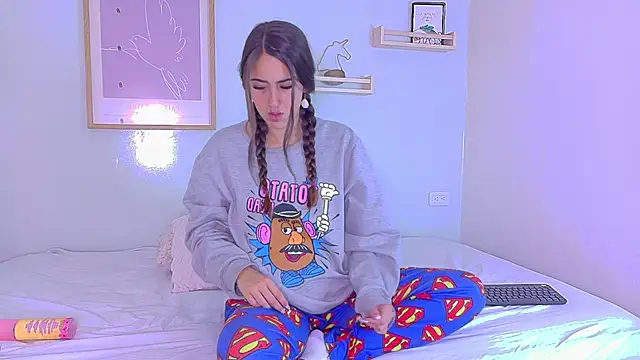 Julietasweett   online show from 11-14-25, 12:04