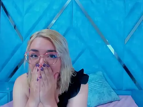 Eily Blunts online show from 10-04-25, 01:42