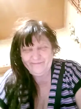 Apeesynka55211 online show from 04-06-26, 06:53