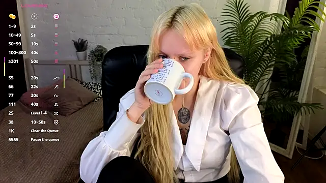 Snapshot of kitten_murray_ chatting on 11-02-25, 05:43 kitten murray online show from 11-02-25, 05:43