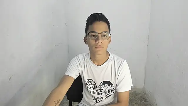 Deivi colins 23 online show from 10-25-25, 01:57