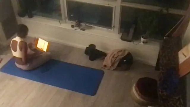 Snapshot of tia___fox chatting on 10-29-25, 04:15 tia   fox online show from 10-29-25, 04:15