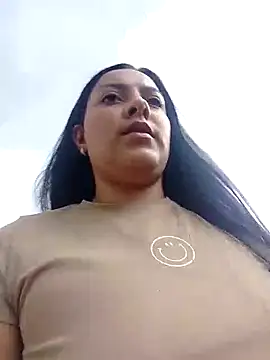 Sexy Nayra outdoors online show from 10-13-25, 05:57