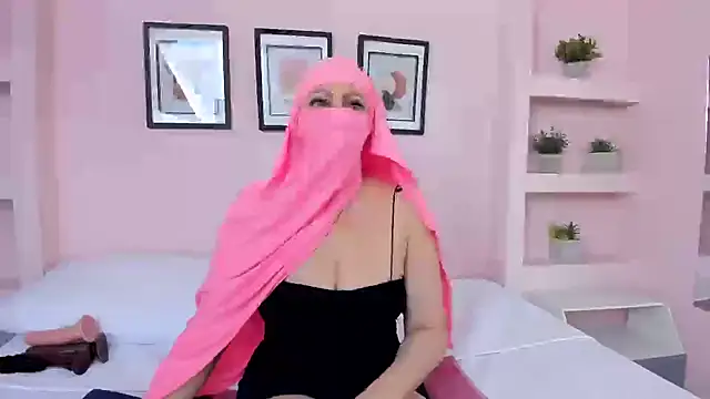 Sam Diaz online show from 10-17-25, 01:35