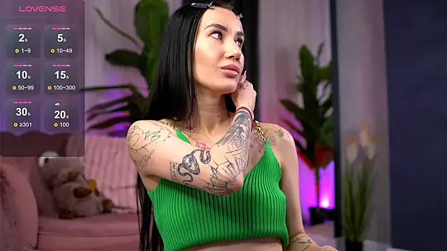 Snapshot of SerenaVelour chatting on 11-03-25, 11:11 SerenaVelour online show from 11-03-25, 11:11