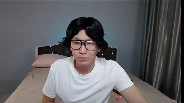 KaiChicken online show from 10-12-25, 02:32