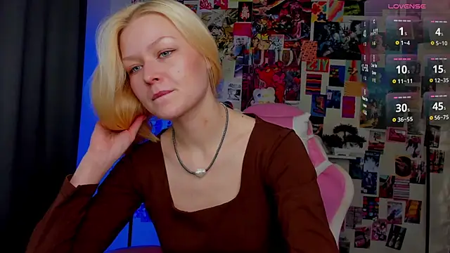 Snapshot of Callista_a chatting on 11-11-25, 11:32 Callista a online show from 11-11-25, 11:32