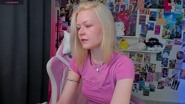 Snapshot of Callista_a chatting on 11-23-25, 11:10 Callista a online show from 11-23-25, 11:10