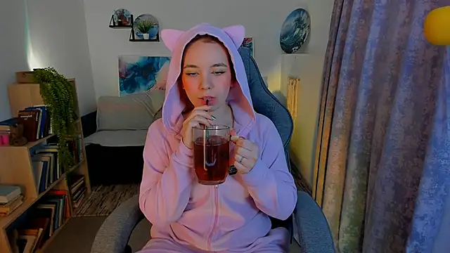 MarcelineChi online show from 12-22-25, 12:02