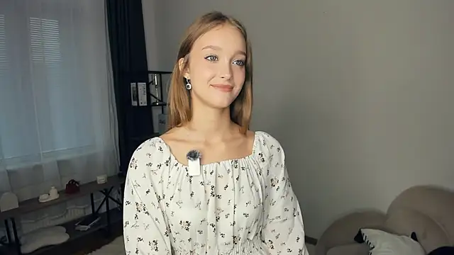 SerrenaAa online show from 10-06-25, 08:45