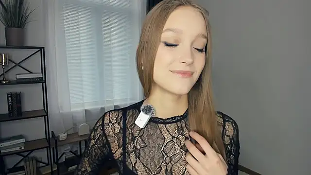 SerrenaAa online show from 10-29-25, 07:43