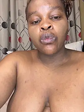 CynnxxxBarb online show from 12-20-25, 12:18