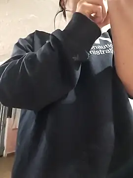 Snapshot of Valentina_Squirt- chatting on 10-06-25, 10:12 Valentina Squirt- online show from 10-06-25, 10:12