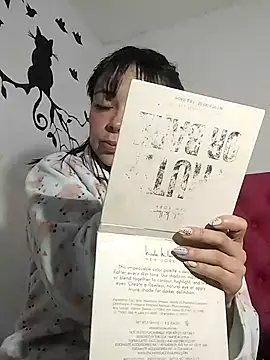 Snapshot of Valentina_Squirt- chatting on 11-20-25, 09:20 Valentina Squirt- online show from 11-20-25, 09:20