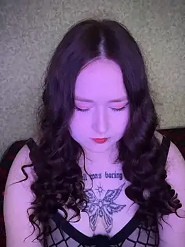BambiGlow online show from 10-04-25, 06:11