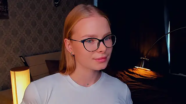 LibbyVenzeio online show from 10-10-25, 07:07