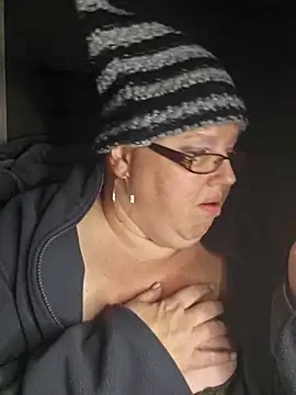 Budd Bunney online show from 10-21-25, 01:17