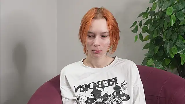 Snapshot of HarrietSchak chatting on 10-04-25, 06:44 HarrietSchak online show from 10-04-25, 06:44