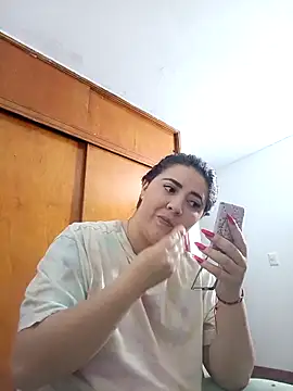 saraaa   online show from 10-02-25, 03:02