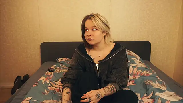 EviaVanveen online show from 10-17-25, 07:44