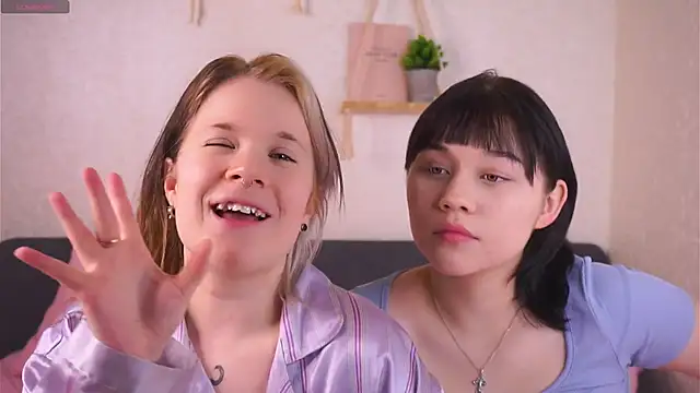 EviaVanveen online show from 11-21-25, 08:02