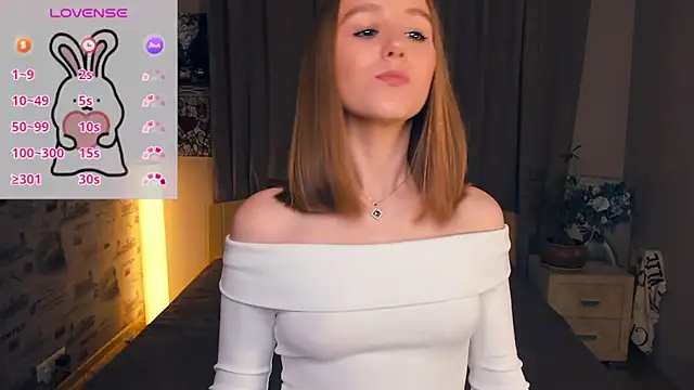 Snapshot of TienKnous chatting on 10-24-25, 07:32 TienKnous online show from 10-24-25, 07:32