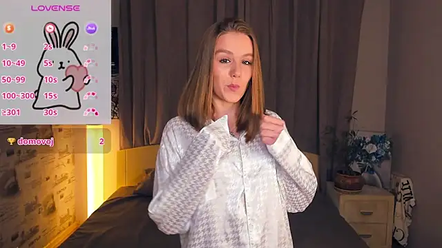 Snapshot of TienKnous chatting on 10-25-25, 07:08 TienKnous online show from 10-25-25, 07:08