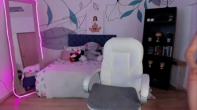 Snapshot of Goth_Alice chatting on 12-14-25, 07:29 Goth Alice online show from 12-14-25, 07:29