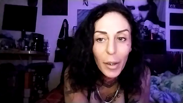 inkdhollow1 online show from 10-07-25, 03:04