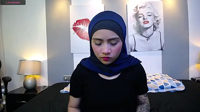 Neesha   online show from 11-01-25, 08:44