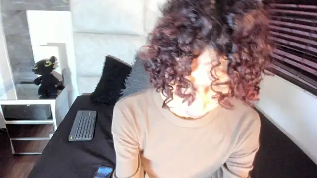 Scaarlett 22  online show from 01-14-26, 07:41