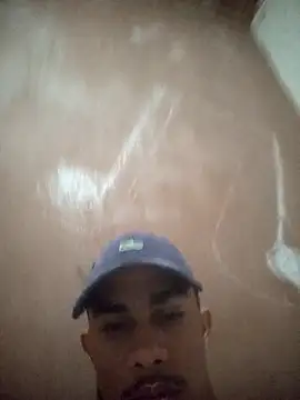 Snapshot of mestre637 chatting on 10-01-25, 06:30 mestre637 online show from 10-01-25, 06:30