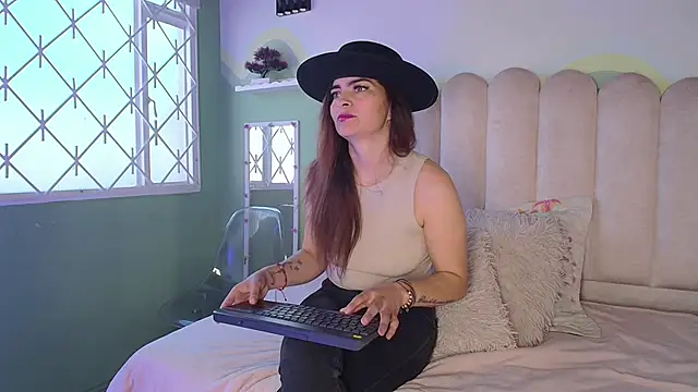 Snapshot of BiancaLuxx_ chatting on 03-01-26, 12:51 BiancaLuxx online show from 03-01-26, 12:51