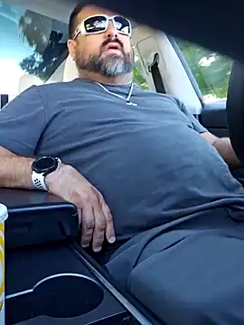 Roddog18 online show from 10-30-25, 09:37