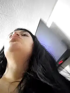 alejitasweet online show from 10-18-25, 02:25